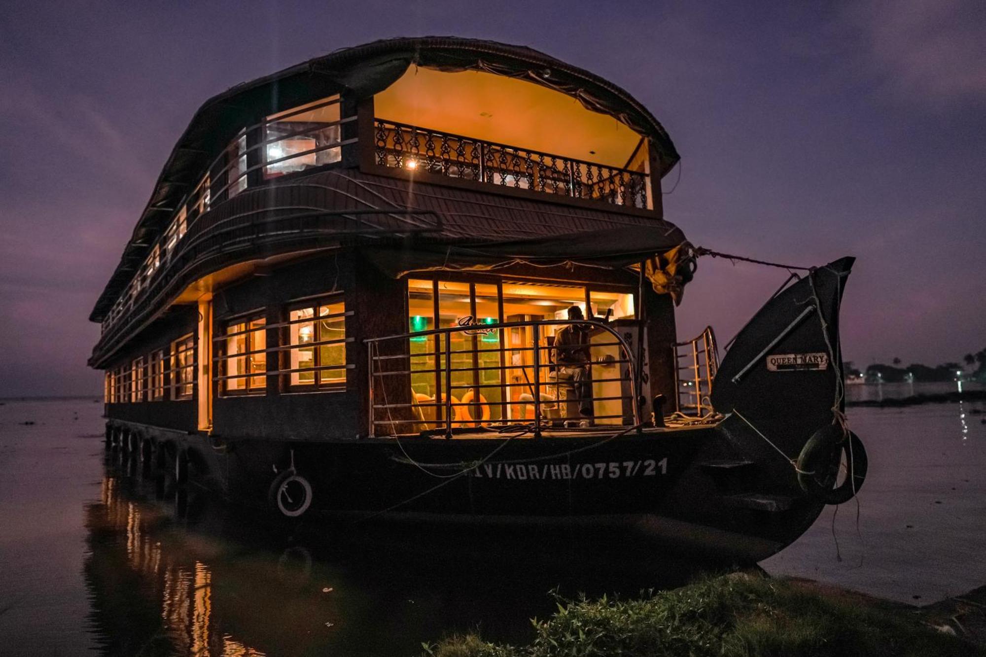 Venice Premium Houseboats Alleppey Alappuzha Ngoại thất bức ảnh